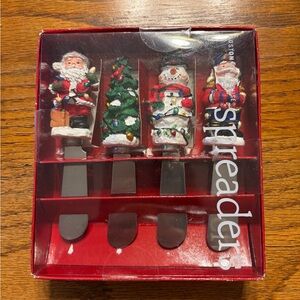 NWOT Festive Holiday Spreader Set